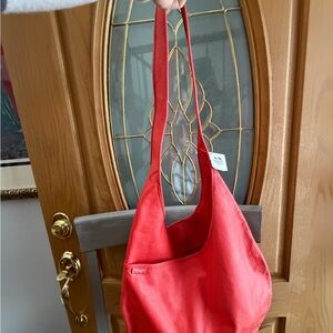 NWT Reissue Bleeker Street Bonnie Coral Sling Hobo 27925